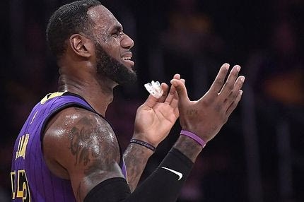 Ούτε πού θυμάσαι τι συνέβαινε στον κόσμο όταν ο Λεμπρόν έμενε εκτός πλέι οφ