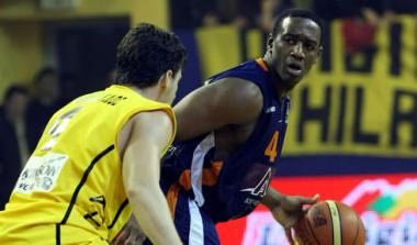 Καστλ και Κοχαντάρεβιτς ανακοίνωσε η ΑΕΚ