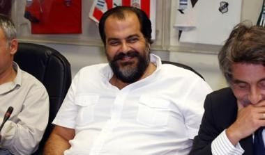 Πατέρας: “Τυχερό το ποδόσφαιρο που έχει εμένα και τον Μαρινάκη”