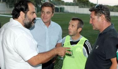 Πατέρας: “Οχι στην εσωστρέφεια”