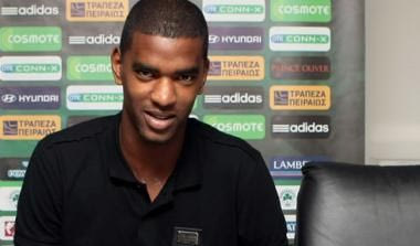 Πλεσί: “Ήρθα για να παίξω” (vid)