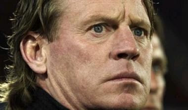 Mπέιν (προπονητής Φέγενορντ): “Μεγάλη ντροπή, τεράστιος πόνος”