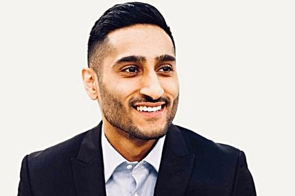 Ο δημοσιογράφος που έχει κάνει έξαλλο τον Έιντριαν Βοϊνιαρόφσκι