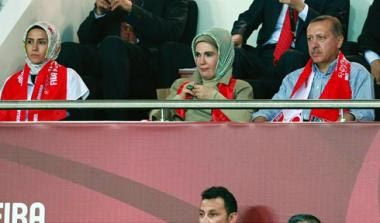 Ο Ερντογάν και 30000 Τούρκοι στο πλευρό της Εθνικής Τουρκίας στο Βερολίνο