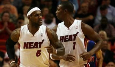 To ντεμπούτο του “King” James και ο τραυματισμός του Wade (vids)
