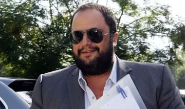 Μαρινάκης προς οργανωμένους: “Σκάνδαλο η απαγόρευση μετακίνησης”
