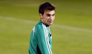 Χάνει ΑΕΚ και Ολυμπιακό ο Νίνης