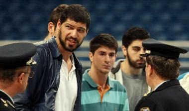 Παπαδόπουλος: “Αισθάνομαι προδομένος από τα αδέρφια μου”. Όλο το παρασκήνιο από το ματς στο ΟΑΚΑ