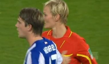 Της έπιασε το στήθος αντί για τον ώμο ο Νίμαϊερ (video)