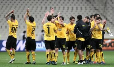 Οι παίκτες τρέχουν, ο κόσμος αδιαφορεί