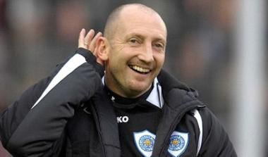 Κίνδυνος τιμωρίας επειδή χρησιμοποίησε δέκα αναπληρωματικούς στην Πρέμιερ Λιγκ!