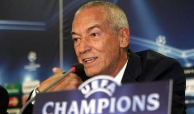 Φερέιρα: “Υποχρέωση όλων μας το πρωτάθλημα. Όποιος δεν δουλέψει, δεν θα είναι μαζί μας”