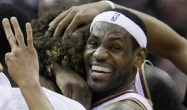 Ο LeBron James… κέρασε 48 πόντους για τα γενέθλιά του