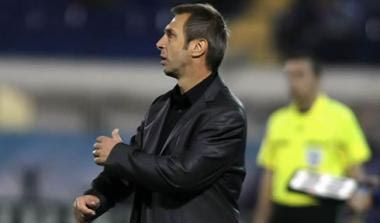 Νιόπλιας: “Στο πρώτο ημίχρονο έπαιζαν… παλαίμαχοι”. Δώνης: “Κρατάω τα θετικά” (video)