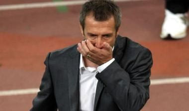 Μονόδρομος το διαζύγιο με Νιόπλια