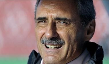 Η παραπαίουσα Ρίβερ Πλέιτ απέλυσε τον Άνχελ Κάπα