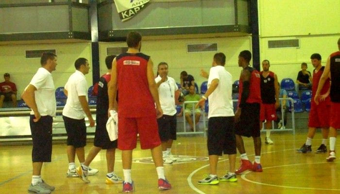 Με 300 άτομα η πρώτη ανοιχτή προπόνηση