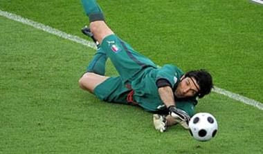 Μετά από 5,5 μήνες επέστρεψε στις προπονήσεις ο Μπουφόν