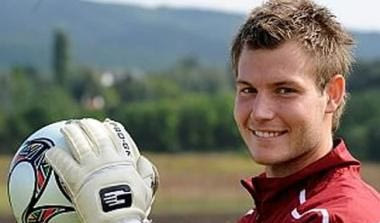 Αυτοκτονία με διαστάσεις σκανδάλου ποδοσφαιριστή λόγω απιστίας