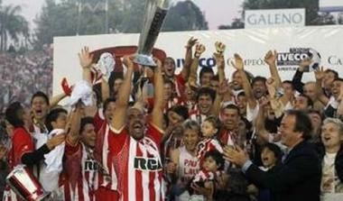 Πρωταθλήτρια η Εστουντιάντες (vids)