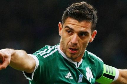 Ένας μέσα, τρεις έξω