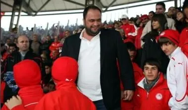 Μαρινάκης: “Φιλικό για όλους τους Έλληνες”
