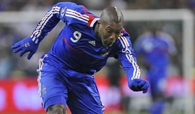 Αποθέωση και υπονοούμενα για τον Σισέ από τους Γάλλους