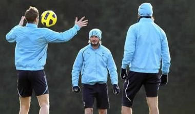 Πρώτη προπόνηση για Μπέκαμ, ο οποίος χαρίζει χρήματα για να μείνει