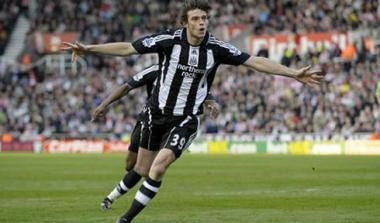 Θρίλερ με “τρελή” προσφορά της Λίβερπουλ για τον Κάρολ ως αντι – Τόρες