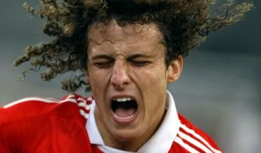 “Χυλόπιτα” της Μπενφίκα στην Τσέλσι για τον Νταβίντ Λουίς