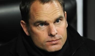 Ντε Μπουρ: “Να ψαχτεί η UEFA”