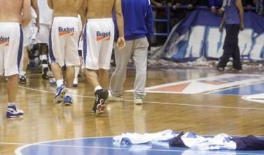 Σαρλής: “Συγνώμη για το αδερφίστικο παιχνίδι”