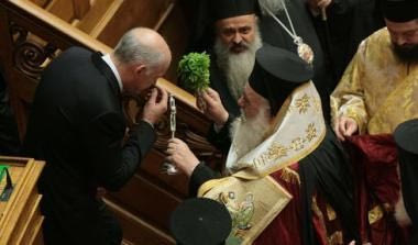 Ιερώνυμος: “Αν χρειαστεί θα πιάσω και το καριοφύλι”
