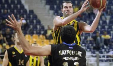Κακιούζης: “Τα παιδιά παίζουν απλήρωτα”