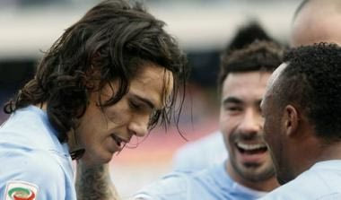 22η αγ.: Απτόητη η Μίλαν. Σόου από Καβάνι. Νέα “σφαλιάρα” για Γιουβέντους (vid)