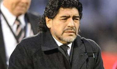 Για δουλειά στην Αγγλία θα ταξιδέψει ο Μαραντόνα