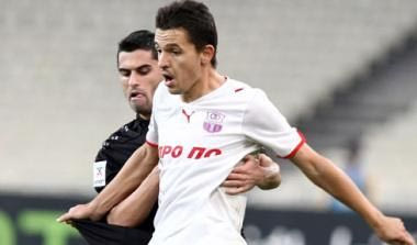 Περιμένοντας τον Ρούσεφ, κλείνει και τον αμυντικό…