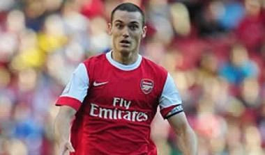 Ξέμεινε από κεντρικούς αμυντικούς και αναζητά λύσεις ο Βενγκέρ