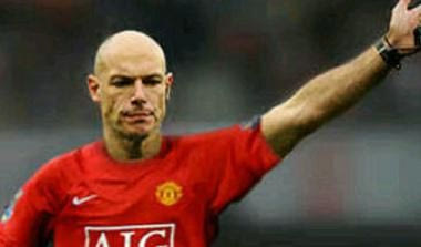 Με φανέλα της Γιουνάιτεντ έντυσε τον Γουέμπ ο Μπάμπελ