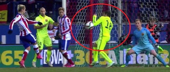 Πέναλτι και αποβολή γλίτωσε η Μπαρτσελόνα