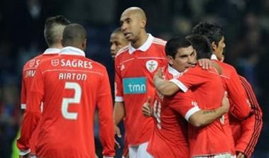 Με το ένα πόδι στον τελικό η Μπενφίκα (vids)