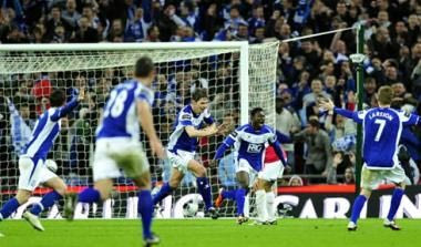 Τρόπαιο και Ευρώπη για την Μπέρμιγχαμ, 2-1 την Άρσεναλ