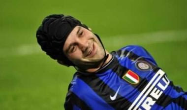 Ο Κίβου σε ρόλο μποξέρ, εξουδετερώνει αντίπαλο παίκτη (vid)