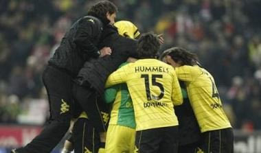 24η αγ.: “Πάρτι” στο Μόναχο και αγκαλιά με το 7ο η Ντόρτμουντ (vid)