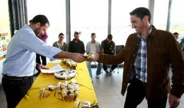 Ευχές και προτροπές Αδαμίδη στην πίτα