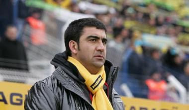 Προπονητής μποξέρ βγάζει νοκ άουτ αντίπαλο οπαδό (vid)