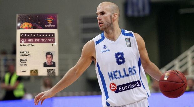 Επική φωτογραφία Παππά στη διαπίστευση!