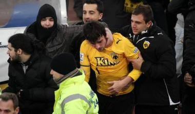 Αποθεωτική αναχώρηση από το ξενοδοχείο