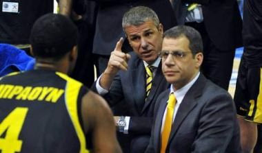 Για τη νίκη-πρόκριση αλλά με το μυαλό στη Γερμανία