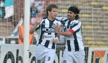 Ο Κλαούντιο Ριάνο διεκδικεί τον τίτλο του καλύτερου γκολ της σεζόν από τον Ρούνεϊ (videos)